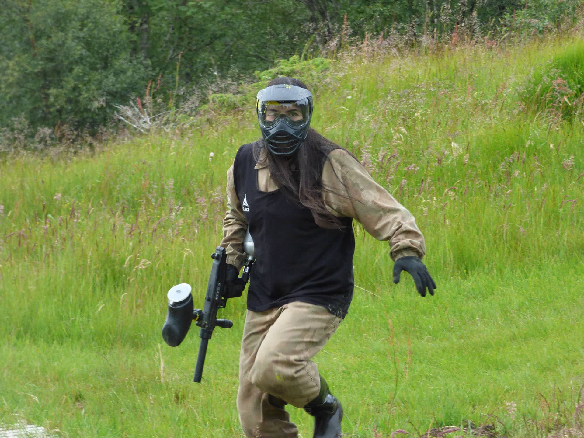Dame spiller paintball